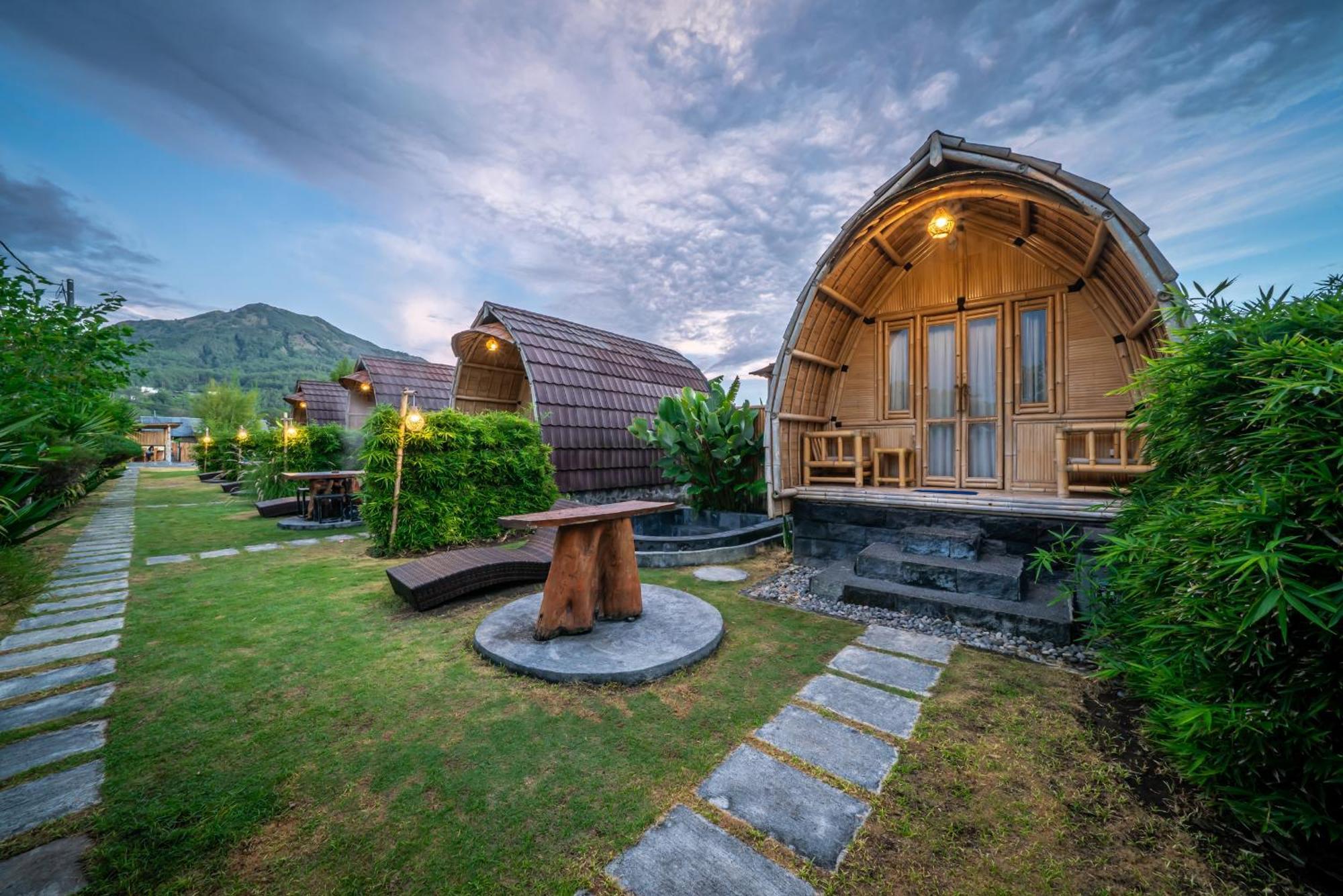 Tegal Bamboo Cottages & Private Hot Spring Baturaja  المظهر الخارجي الصورة
